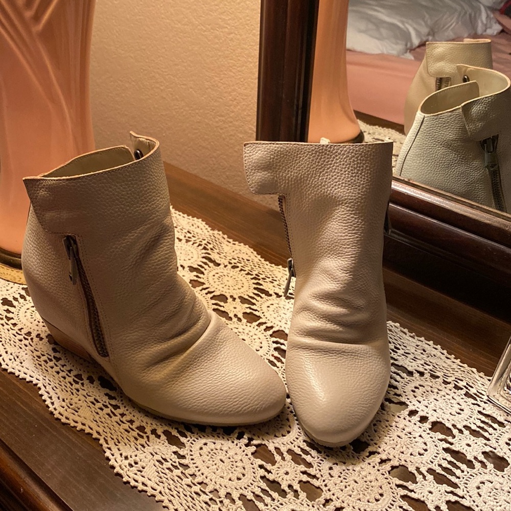 Beautiful boots only been worn once